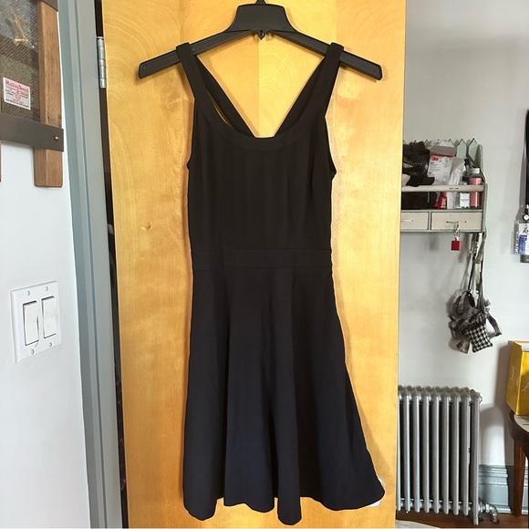 Banana Republic Knit Fit & Flare Subtle Cutout Back Dress 4 - Picture 5 of 10